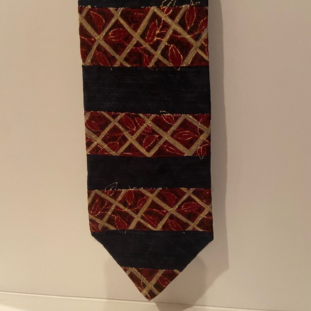 Villa Bugatti Red and Black Patterned Italian Silk Tie